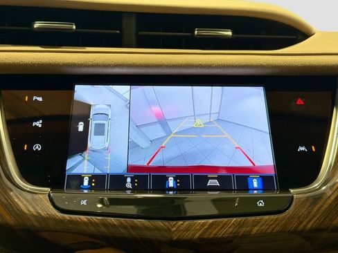 Used 2025 Cadillac XT6 Premium Luxury w/ Platinum Package AWD/4WD image 12