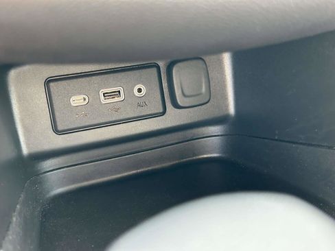 Used 2024 Chevrolet Equinox LT FWD image 26