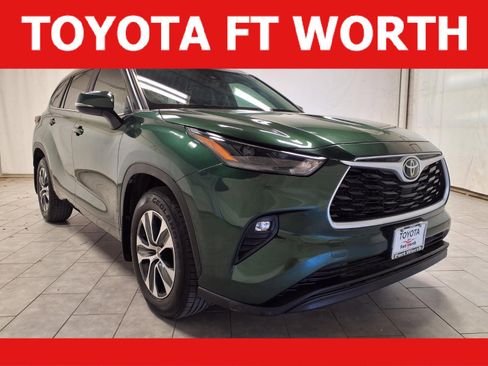 Used 2023 Toyota Highlander XLE image 1