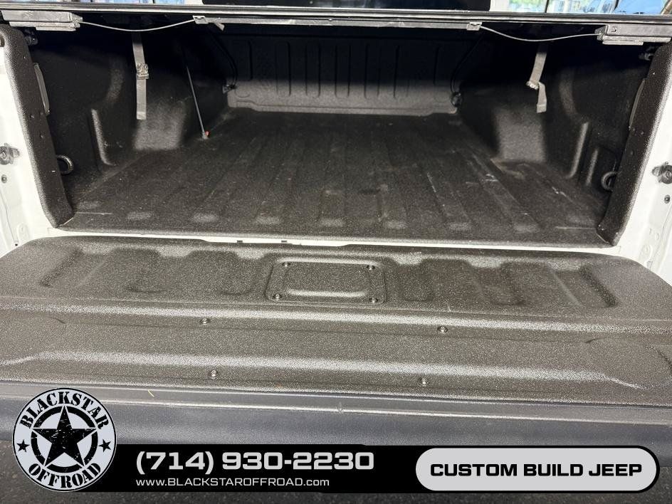 Used 2024 Jeep Gladiator Rubicon AWD/4WD image 14