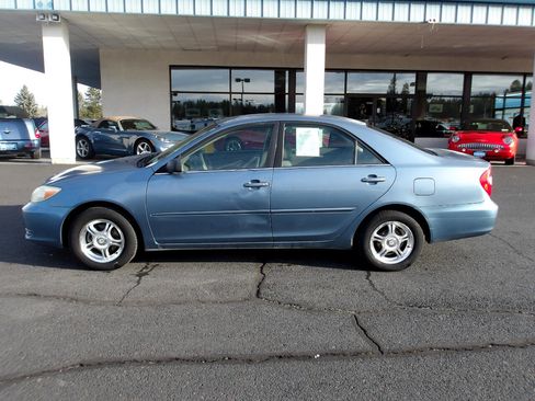 Used 2004 Toyota Camry LE image 2