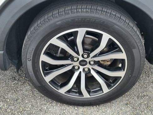 Used 2022 Ford Explorer ST image 9