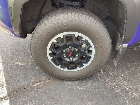 Used 2025 Toyota Tacoma TRD Off-Road w/ TRD Off Road Upgrade Package AWD/4WD image 34