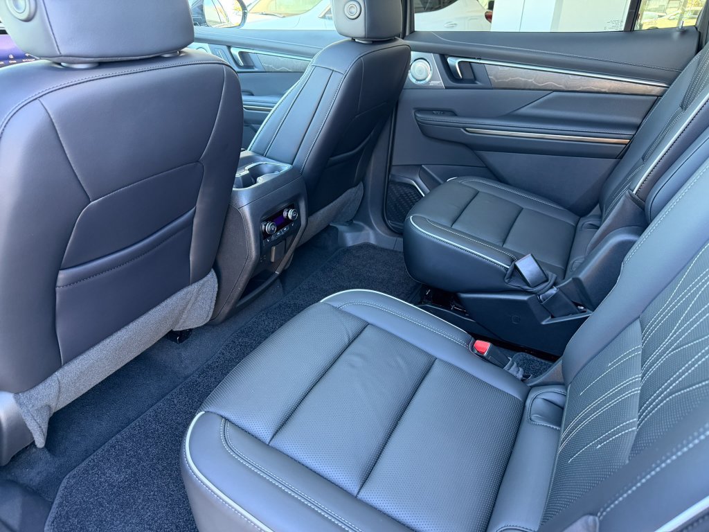 Used 2026 Buick Enclave Avenir w/ Super Cruise Package AWD/4WD image 20