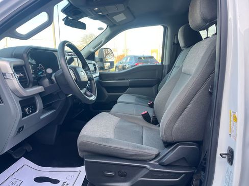 Used 2024 Ford F250 XLT image 11