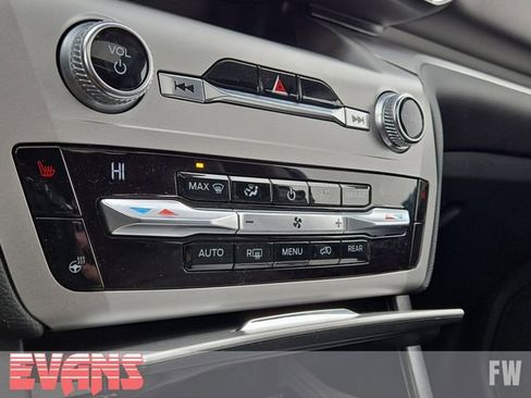 Used 2021 Ford Explorer XLT w/ Equipment Group 202A image 9