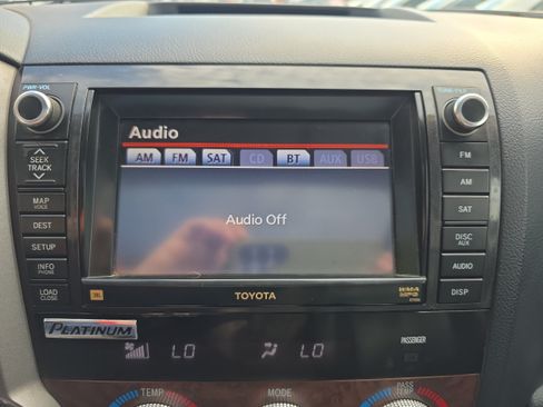 Used 2013 Toyota Tundra Limited AWD/4WD image 21