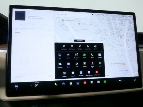 Used 2022 Tesla Model S image 14