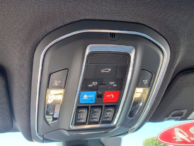 Used 2024 Jeep Grand Cherokee Limited w/ Luxury Tech Group II AWD/4WD image 22