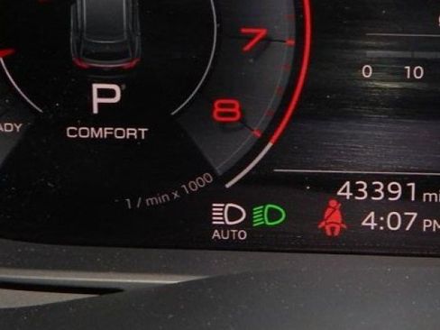 Used 2023 Audi Q8 Premium Plus image 23