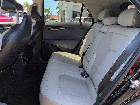 Used 2025 Kia Niro EX FWD image 26