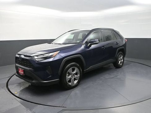 Used 2025 Toyota RAV4 XLE AWD/4WD image 3