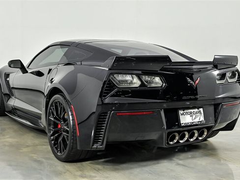 Used 2017 Chevrolet Corvette Z06 w/ Battery Protection Package RWD image 7