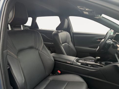 Certified 2025 Toyota Crown Signia image 15