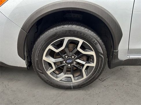 Used 2017 Subaru Crosstrek 2.0i Premium image 14