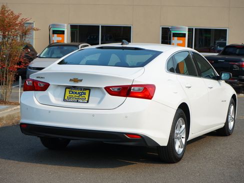 Used 2023 Chevrolet Malibu LS w/ Driver Confidence Package FWD image 4