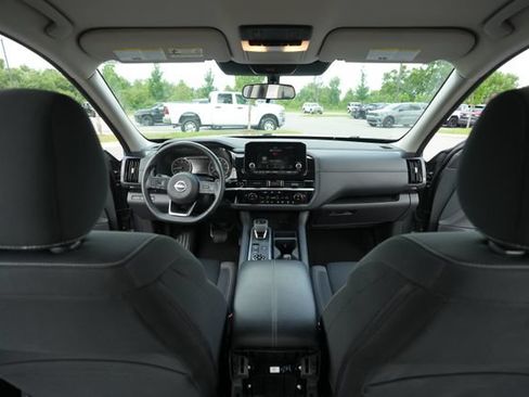 Used 2025 Nissan Pathfinder SV AWD/4WD image 24