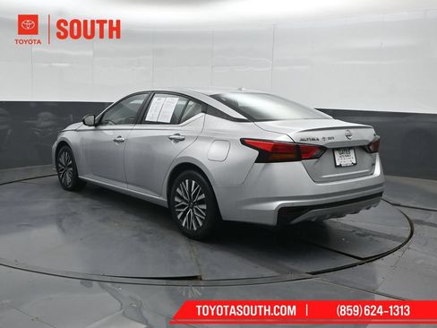 Used 2024 Nissan Altima 2.5 SV AWD/4WD image 8