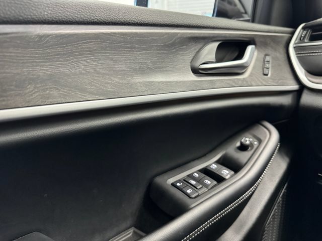 Used 2025 Jeep Grand Cherokee L Limited RWD image 37