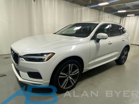Used 2021 Volvo XC60 T5 Momentum w/ Premium Package AWD/4WD image 1