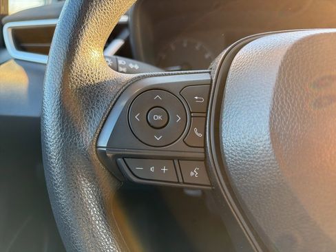 Used 2025 Toyota Corolla LE image 11