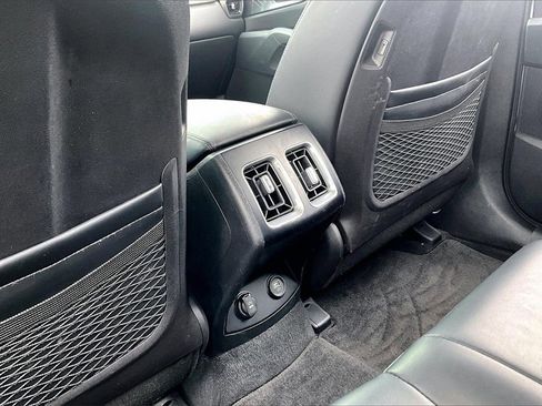 Certified 2022 Kia Sorento S w/ Panoramic Sunroof Package image 25