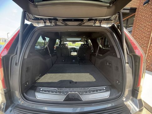 Used 2021 Cadillac Escalade ESV Sport w/ Driver Assist Tech Package AWD/4WD image 33
