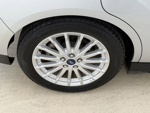 Used 2015 Ford C-MAX SE image 15