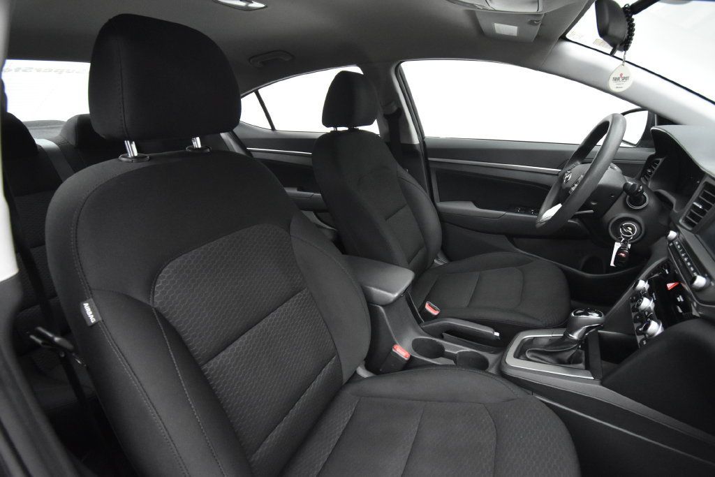 Used 2020 Hyundai Elantra SEL w/ Cargo Package (C1) FWD image 13