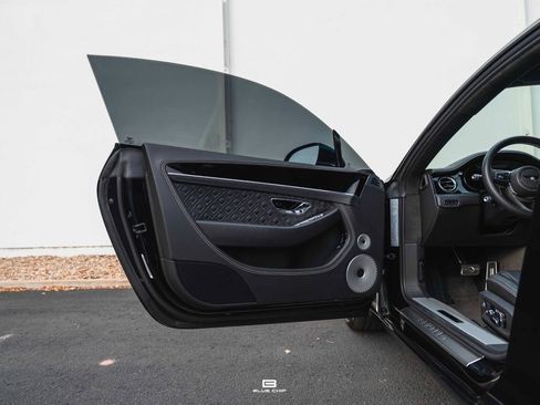 Used 2022 Bentley Continental GT image 22
