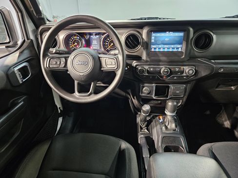 Used 2022 Jeep Wrangler Unlimited Sport AWD/4WD image 9