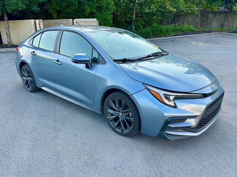Used 2023 Toyota Corolla SE FWD image 3
