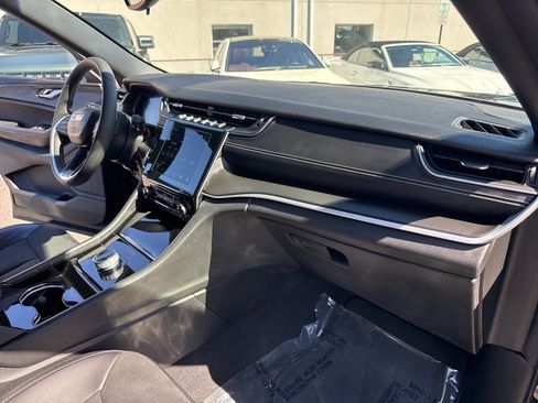 Used 2023 Jeep Grand Cherokee Altitude image 36