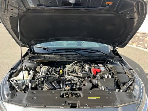 Used 2025 Nissan Altima 2.5 SV FWD image 23