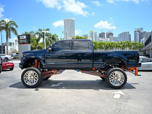 Used 2022 Ford F250 Lariat w/ Black Appearance Package AWD/4WD image 10