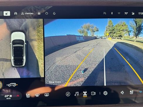 Used 2023 Rivian R1S Adventure AWD/4WD image 25
