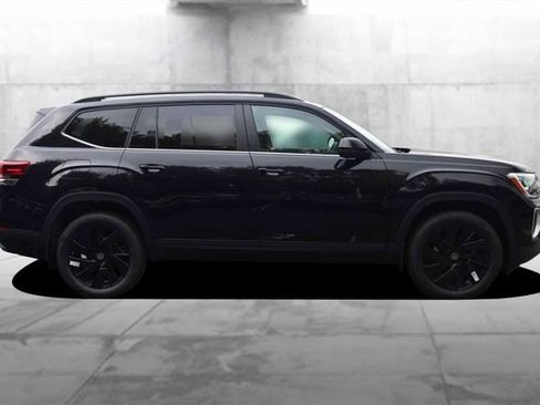 New 2026 Volkswagen Atlas SE image 5