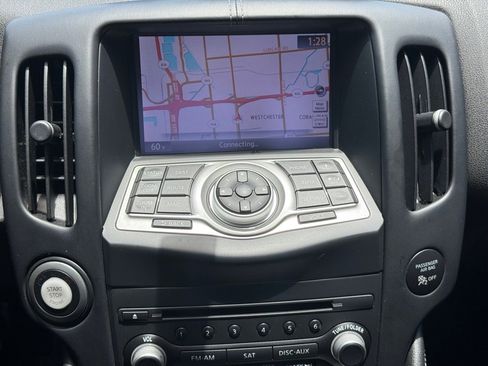 Used 2018 Nissan 370Z Touring image 16