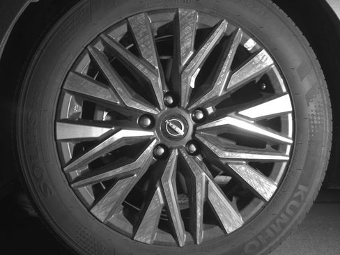 Used 2025 Nissan Altima 2.5 SV image 12