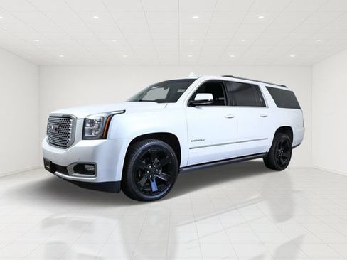 Used 2017 GMC Yukon XL Denali w/ Open Road Package AWD/4WD image 2