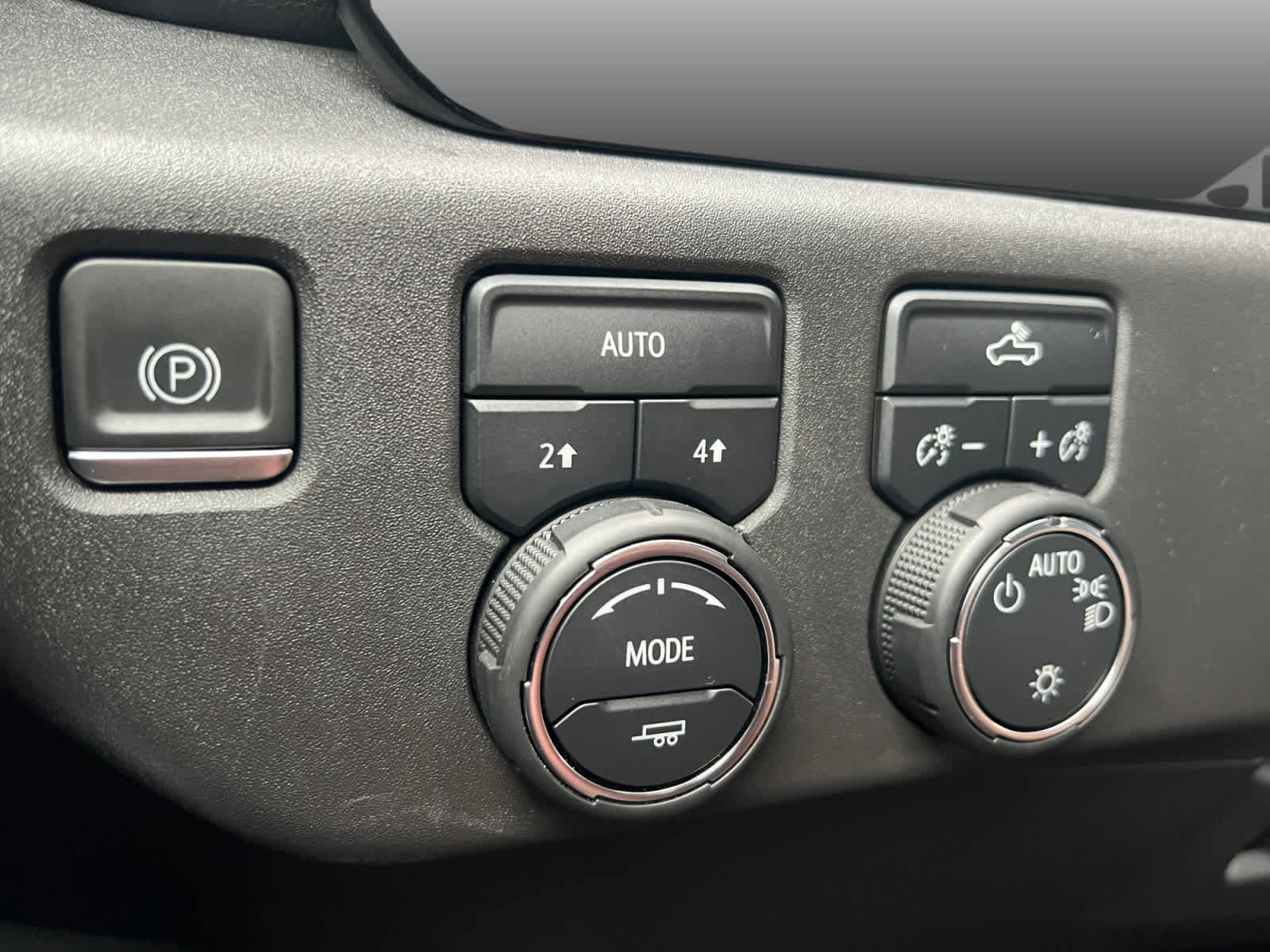 Used 2024 Chevrolet Silverado 1500 LT AWD/4WD image 15