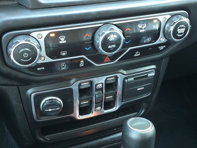 Used 2020 Jeep Gladiator Sport w/ Quick Order Package 24S AWD/4WD image 32