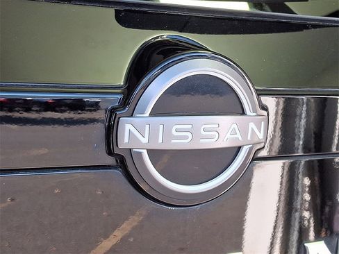 Used 2024 Nissan Pathfinder S image 33