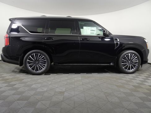 Used 2025 Nissan Armada Platinum Reserve image 2