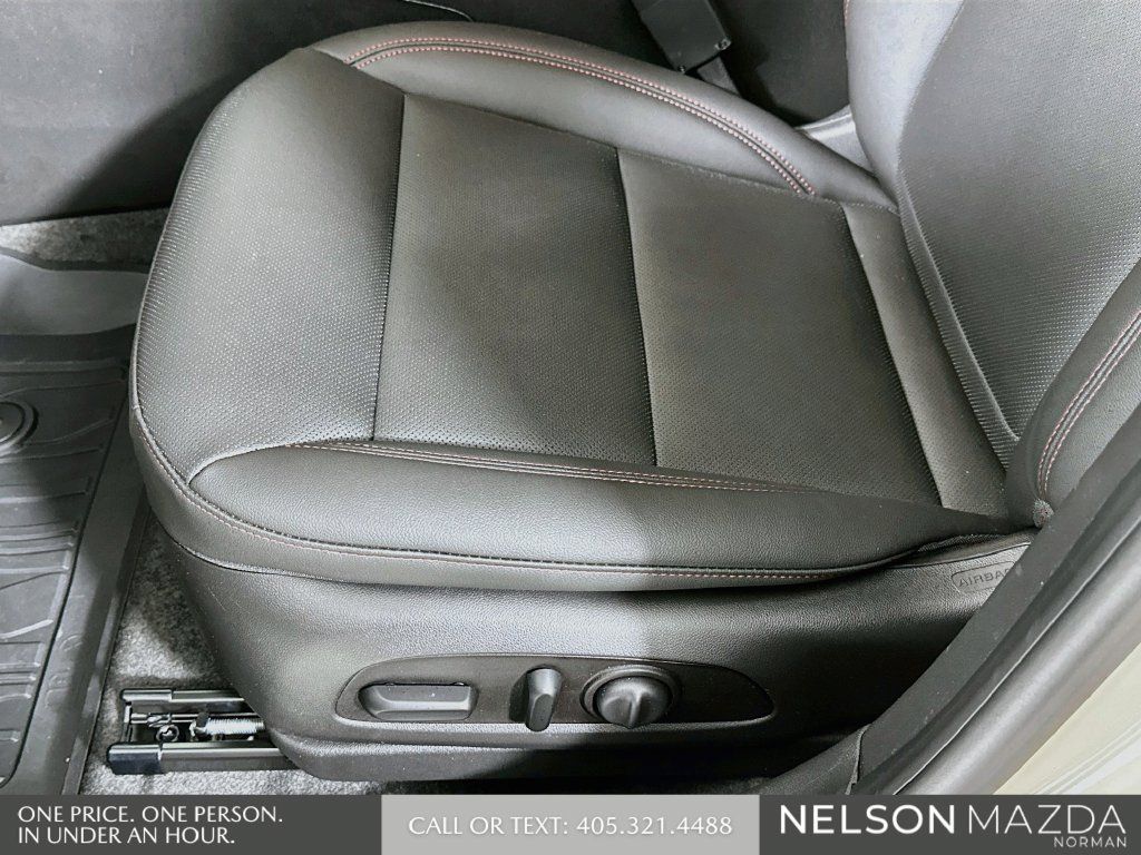 Used 2026 Chevrolet Trax RS w/ Sunroof Package FWD image 21
