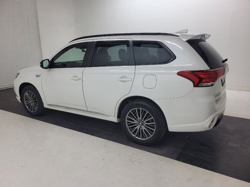 Used 2021 Mitsubishi Outlander LE AWD/4WD image 3