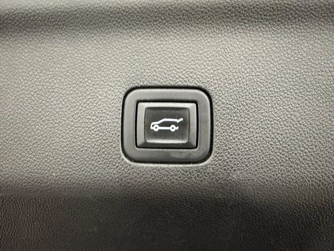 Used 2021 Chevrolet Suburban Premier AWD/4WD image 39