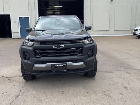 Used 2024 Chevrolet Colorado Trail Boss w/ Technology Package AWD/4WD image 3