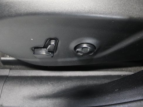 Used 2020 Jeep Cherokee Limited image 10