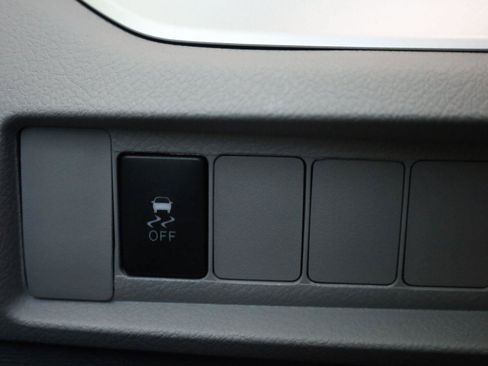 Used 2020 Toyota Sienna LE FWD image 32